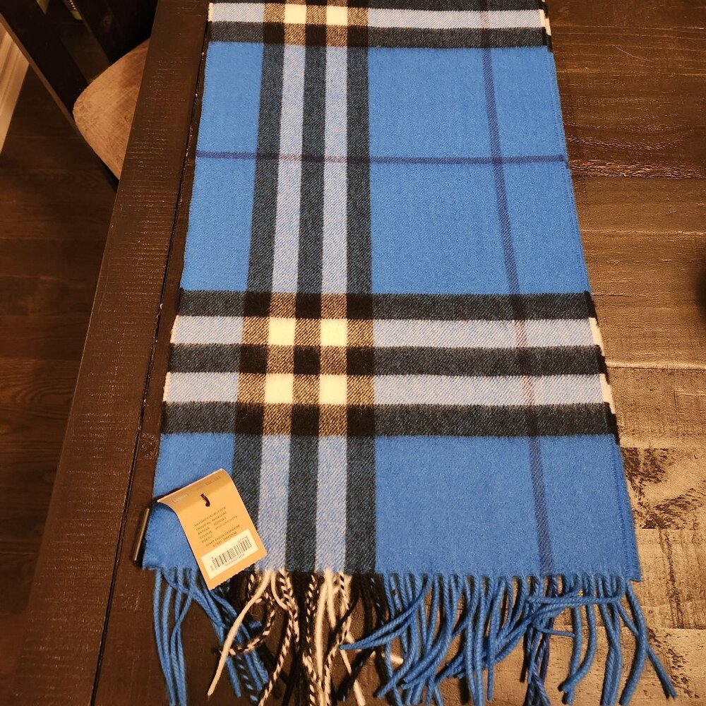 Burberry Cornflower blue Cashmere scarf